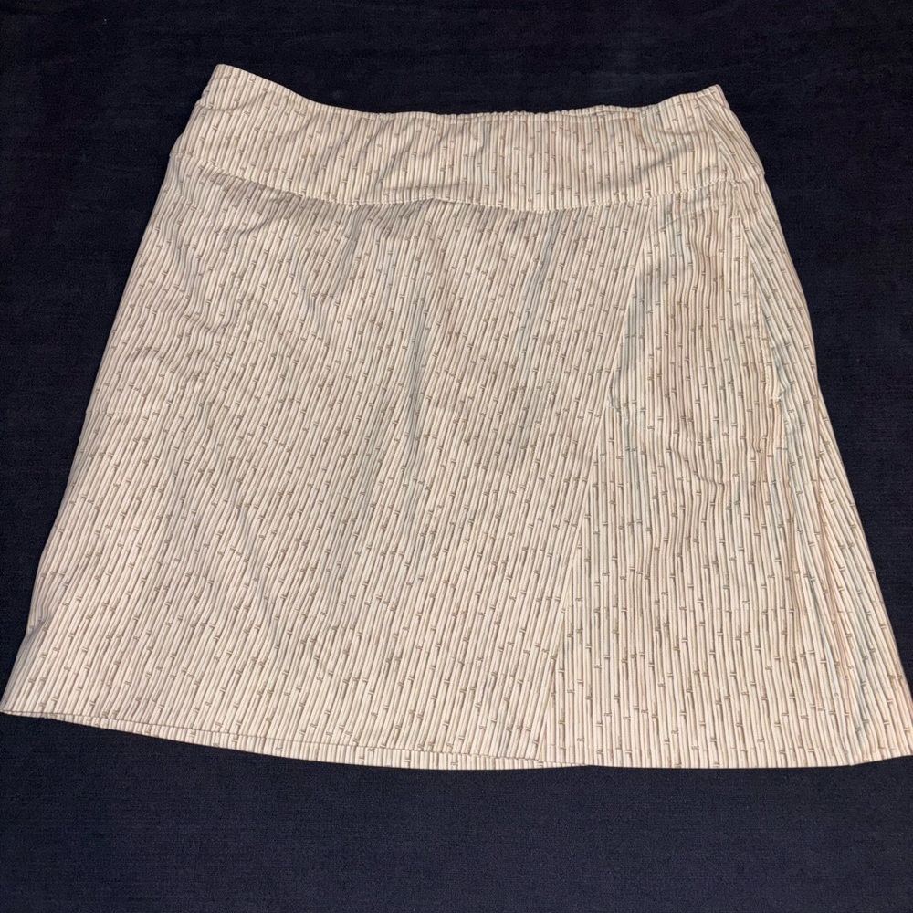 Fairway & Greene golf ladies medium bamboo print white Skort with pockets